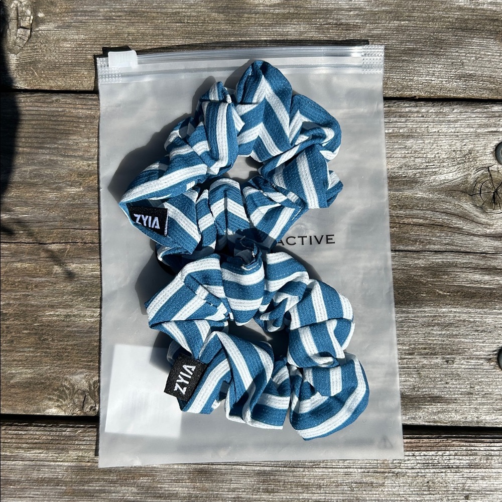 ZYIA Active Blue Boardwalk Scrunchie (2 Pack) 
Item #2267 New in bag!